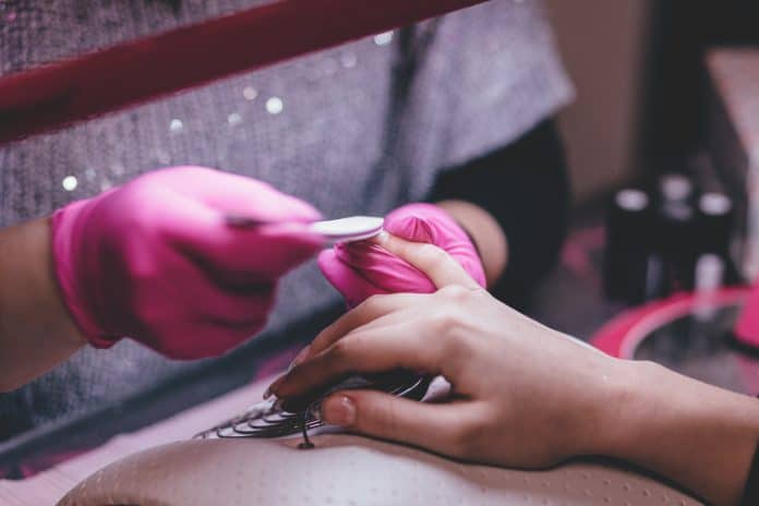 how to start a nail salon business