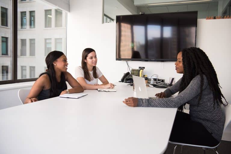 Top 5 Possible Questions to Ask Your Interviewer After a Job Interview